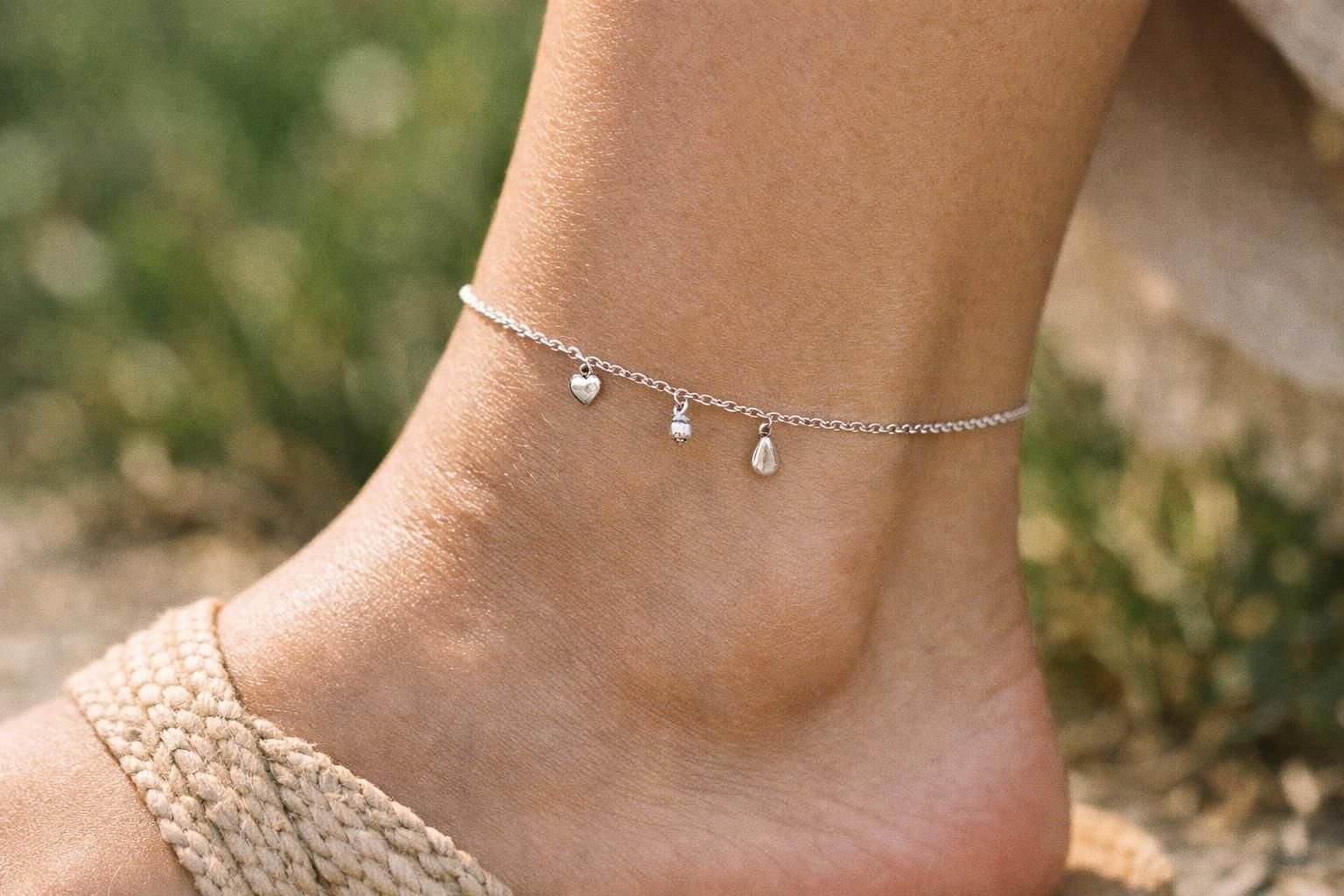 découvrez la signification culturelle et symbolique de porter un bracelet de cheville, un accessoire qui allie style et traditions à travers le monde.